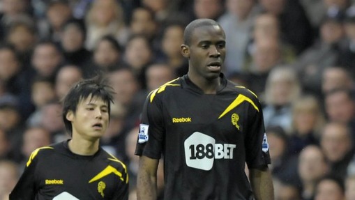 Update Fabrice Muamba Breathing Independently Recognizes Family