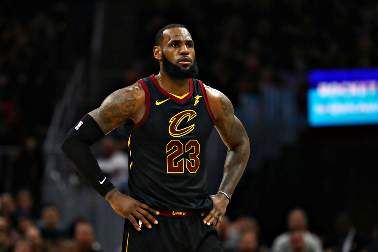 LeBron James leaves Cleveland for Los Angeles