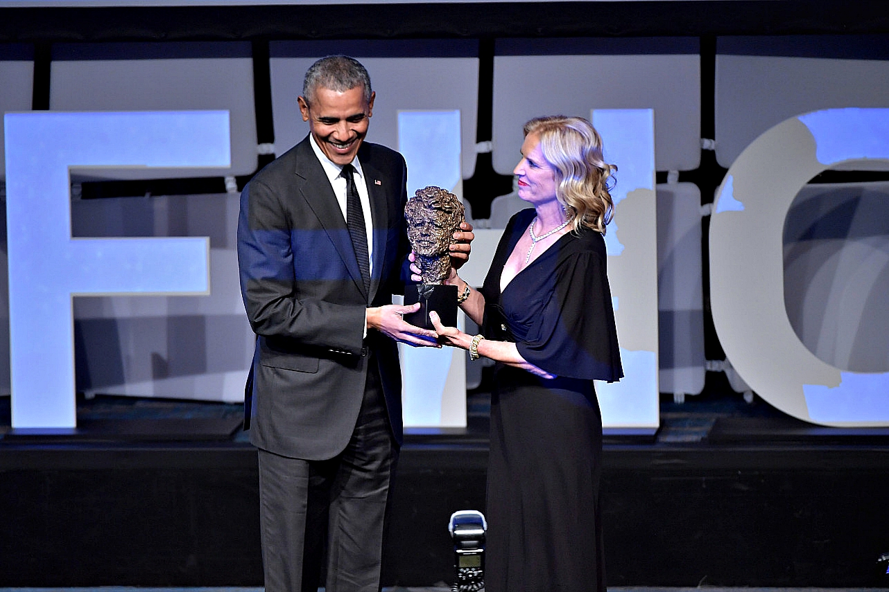 Barack Obama receives RFK human rights award