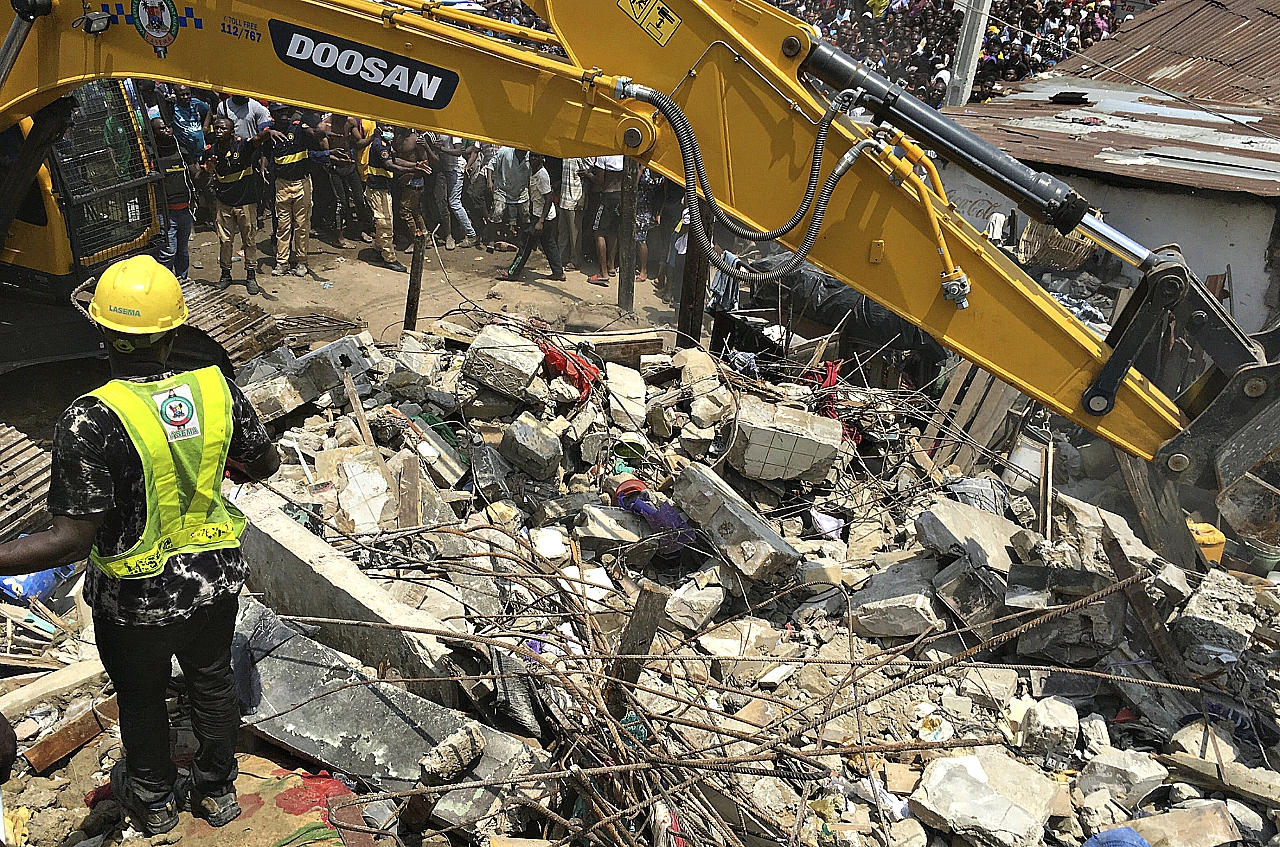 Nigeria: Fears for children caught in Lagos school building collapse