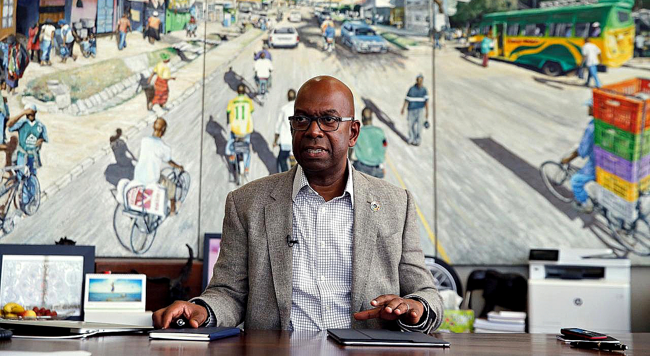 Bob Collymore steps down as Safaricom CEO
