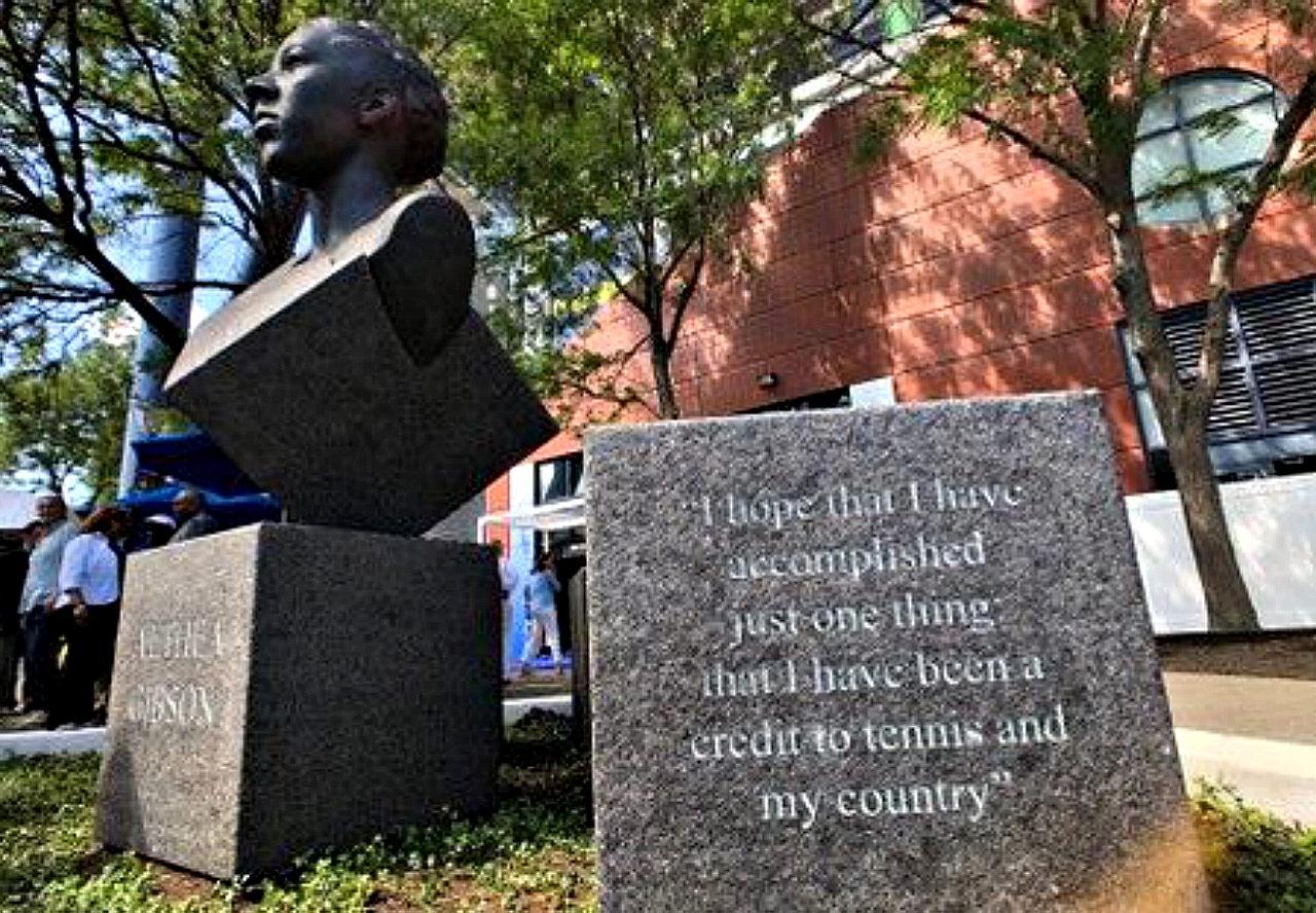 Althea Gibson honored with statue at U.S. Open