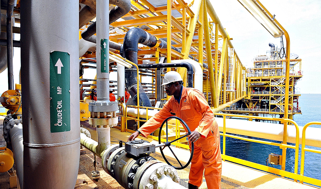 Nigeria demands $62 billion from oil majors for past profits