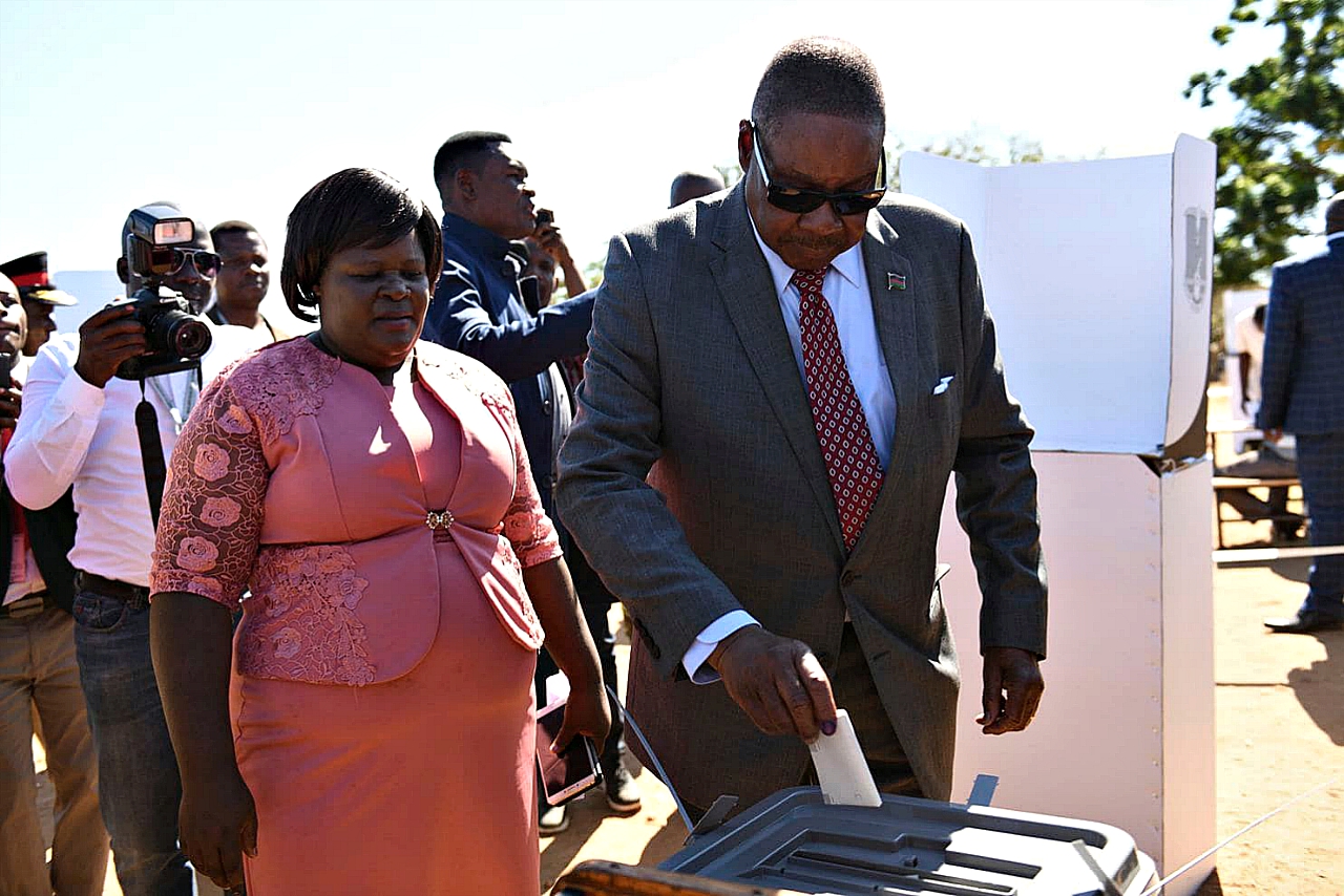 Malawi court nullifies presidential vote, orders new one