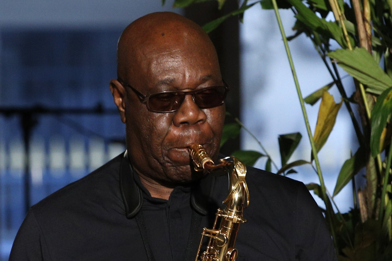 African jazz great Manu Dibango dies in France of COVID-19