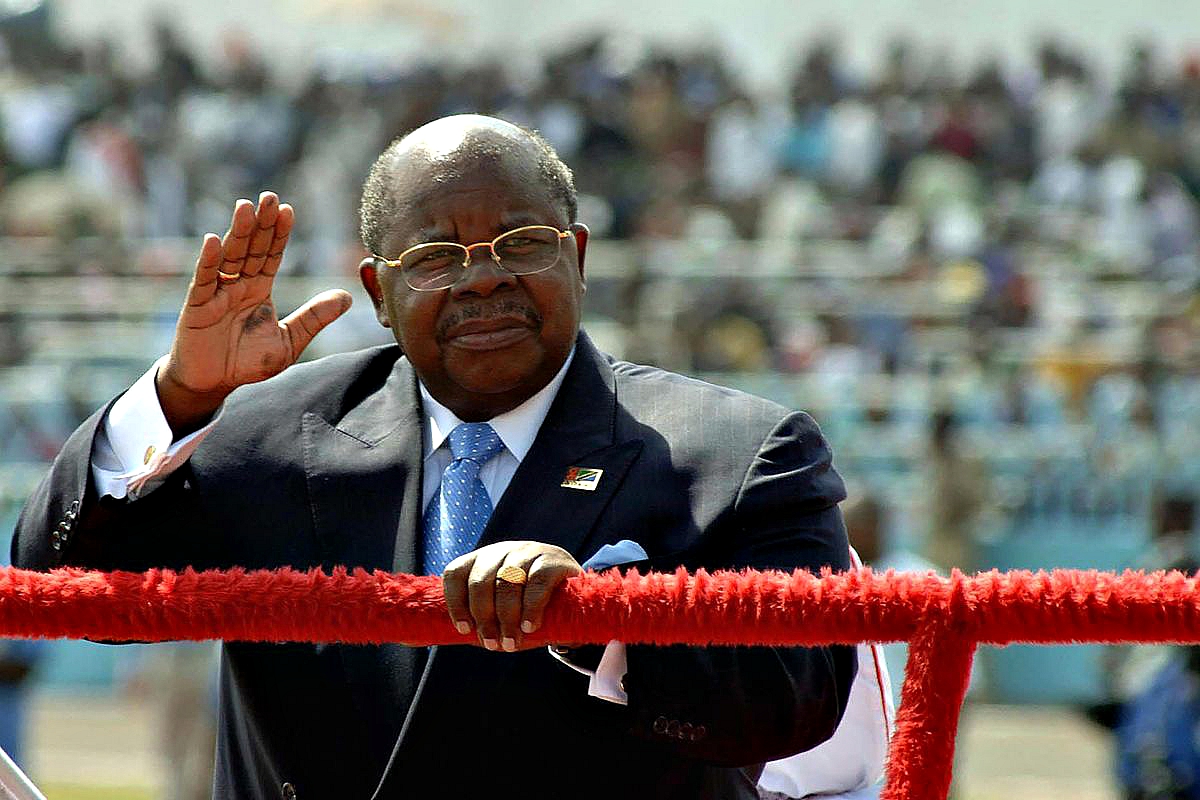 Tanzania's former president Benjamin Mkapa, regional peacemaker, dies at 81