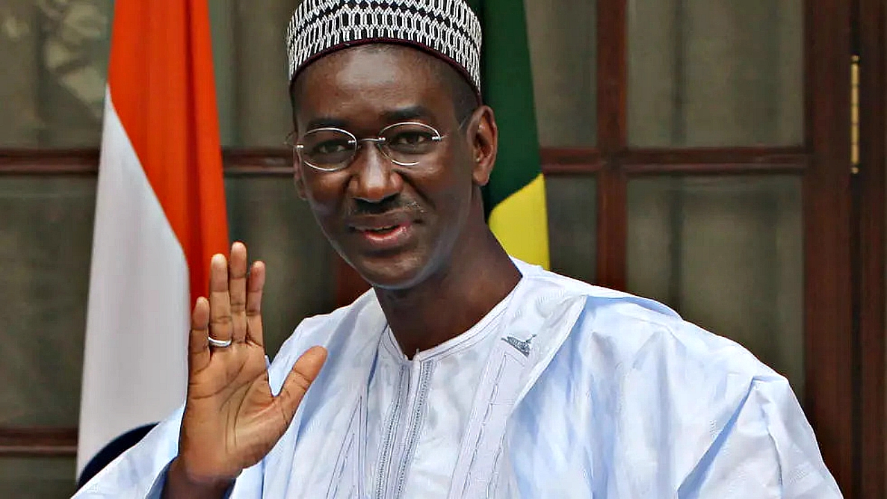 West African leaders lift sanctions on Mali after PM completes transitional govt