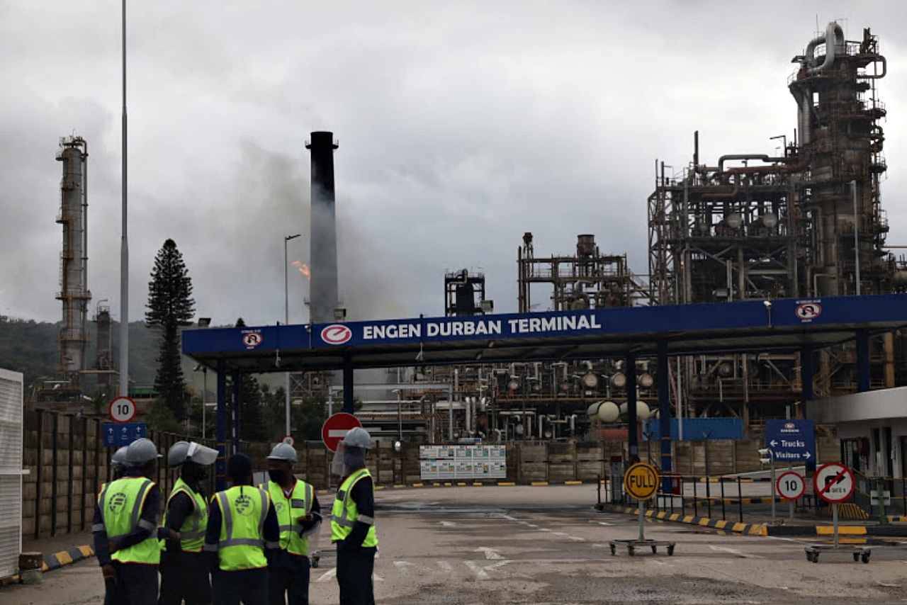 Explosion at South Africa oil refinery, 7 hospitalized