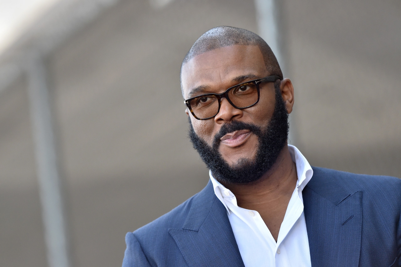 Tyler Perry to get humanitarian award at Oscars