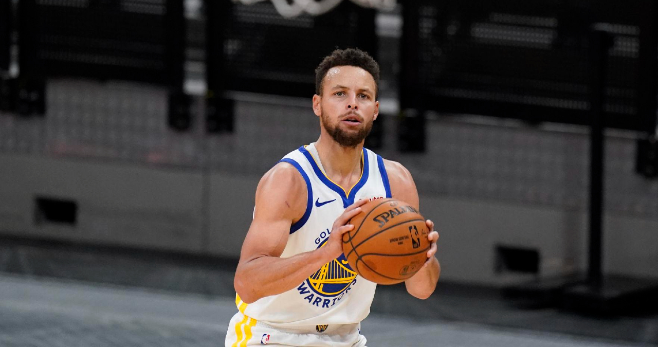 Steph Curry, WNBA players receive Jackie Robinson award from NAACP