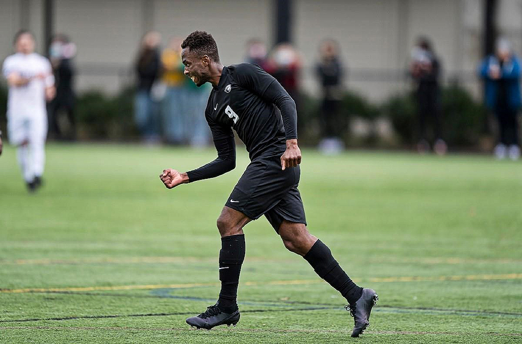 Canada's Gloire Amanda wins MAC Hermann Trophy