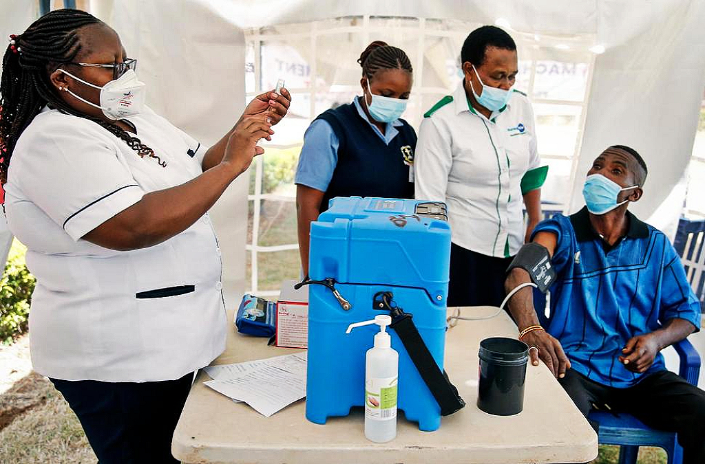 Kenya lifts domestic movement restrictions as COVID cases fall