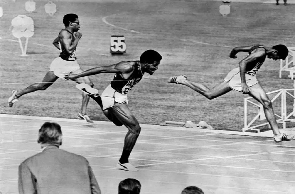 US 400m great and rights activist Lee Evans dies at 74