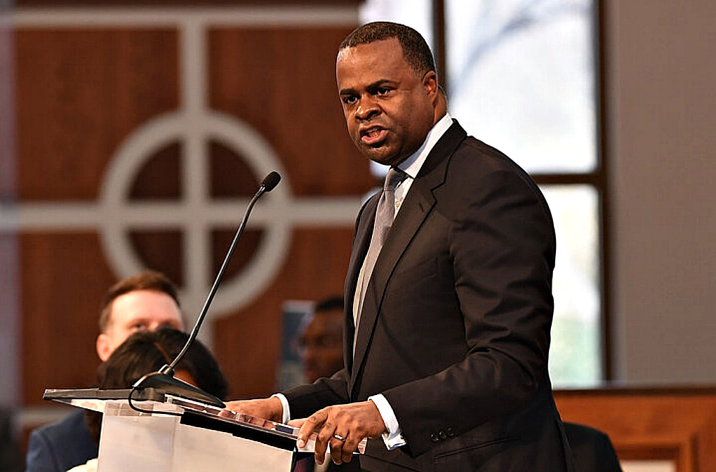 Kasim Reed files to campaign for comeback as Atlanta mayor