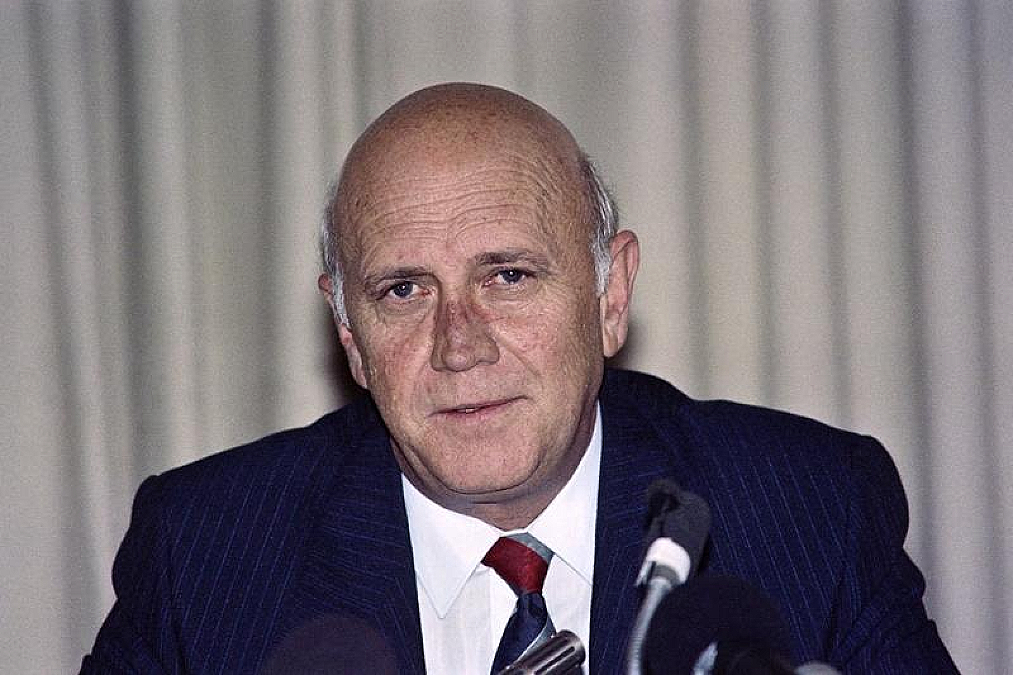 South Africa’s last apartheid president, Frederik Willem de Klerk, dies at 85