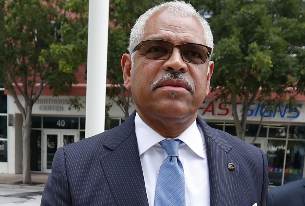 Carnival Corp. CEO Arnold Donald to step down in August