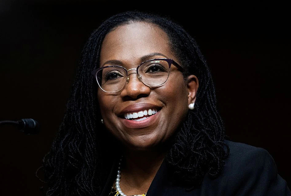 Ketanji Brown Jackson sworn in, becomes 1st Black woman on Supreme Court