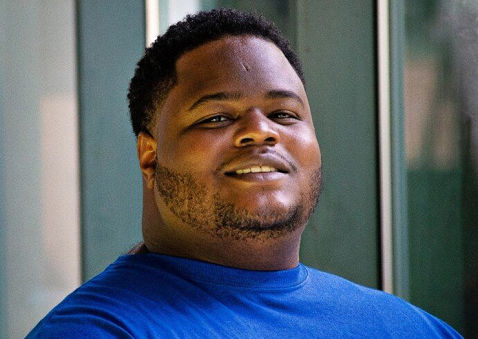 The world's first mobile electric vehicle charging network, SparkCharge, introduces President Biden at signing ceremony for the CHIPS and Science Act