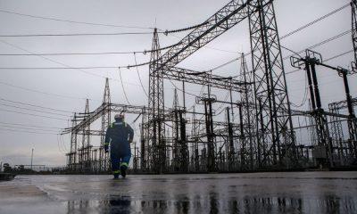 Nigeria to sell 5 power companies to help plug budget gap