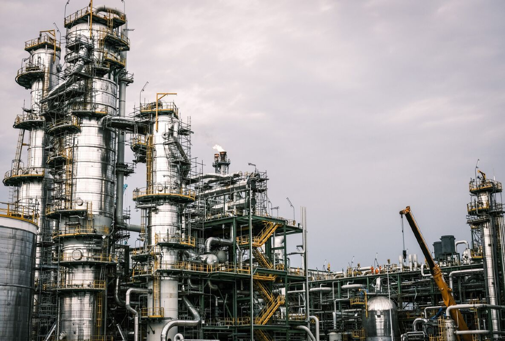 Nigeria's colossal Dangote refinery to start operating in October at 370,000 barrels per day