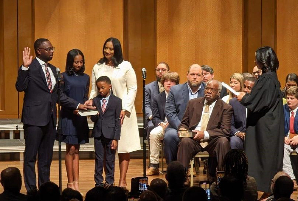 Paul Young sworn in as new mayor of Memphis