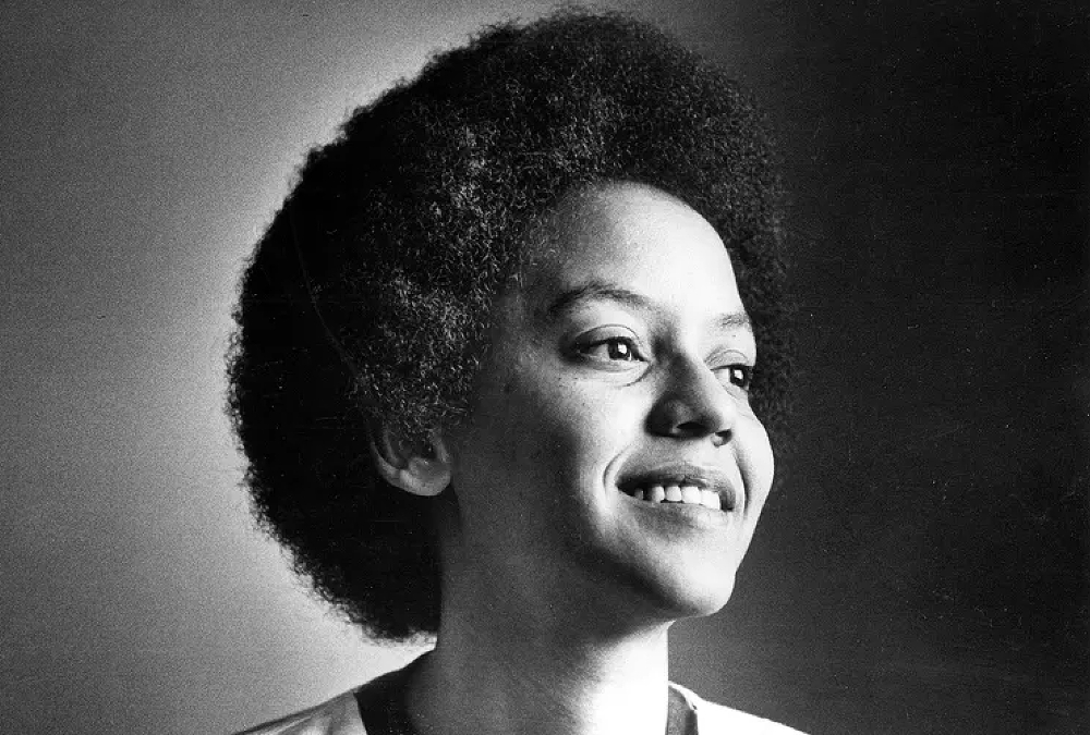 Nikki Giovanni, renowned poet and literary icon, passes away at 81
