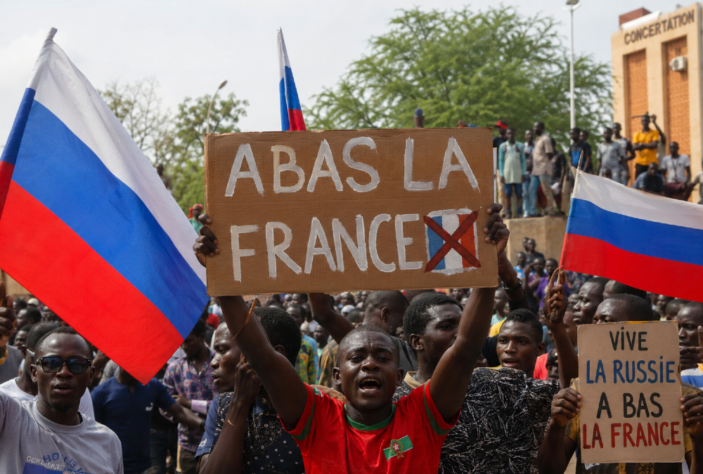 Anti-French protests in Sahel with Russian flags as Mali, Burkina Faso, and Niger juntas expel French troops